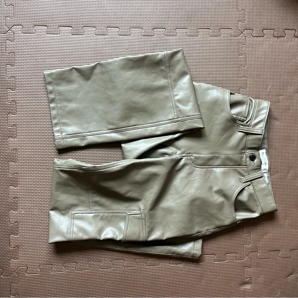 Abercrombie & Fitch Tan/Gray Curve Love Pants Size 24|00 Vegan Leather